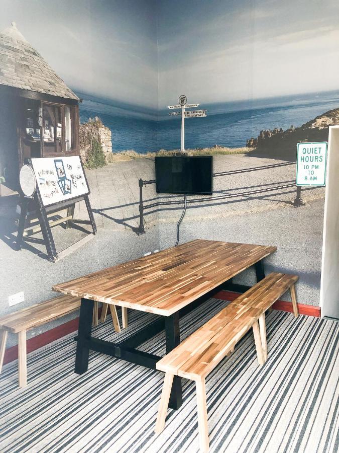 Land'S End Hostel Trevescan Sennen Exterior foto